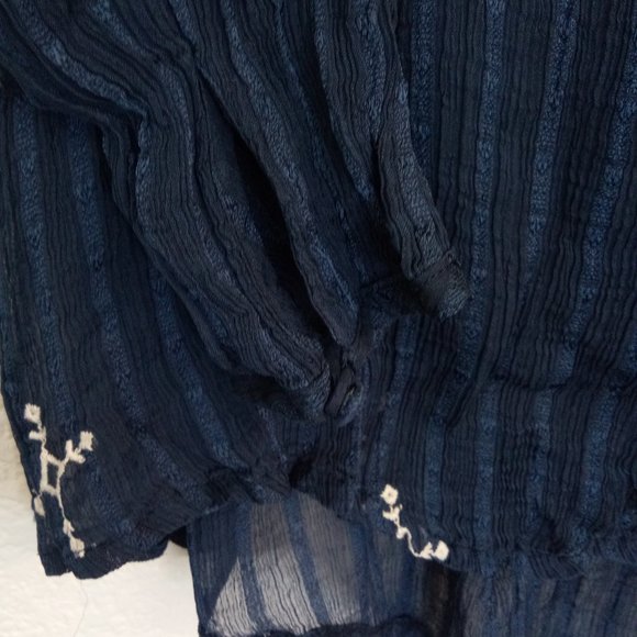 Lucky Brand Navy Sheer Embroidered Hi-Low Top M - Picture 4 of 13